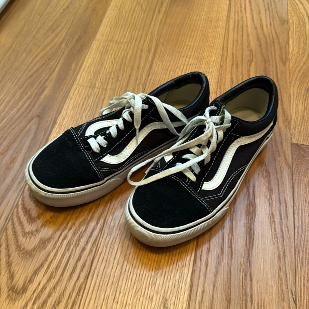 Vans sneakers 7 women (5.5 men)